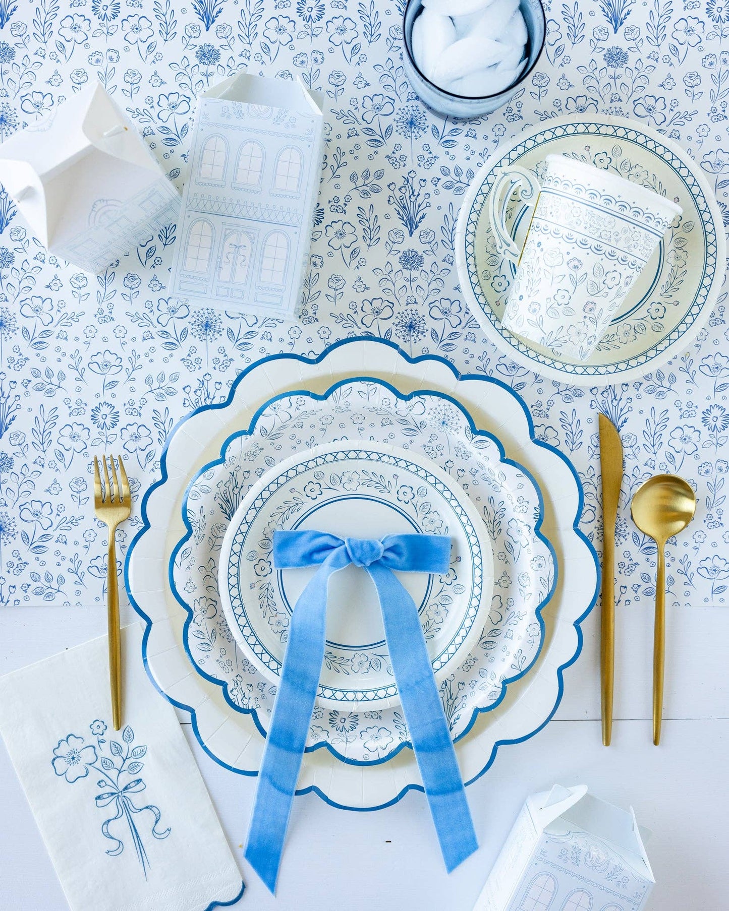 Pembroke Floral 7" Paper Dessert Plates